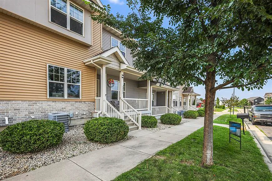 1260-1288 N Pine St, Sun Prairie, WI 53590 — Photo 2