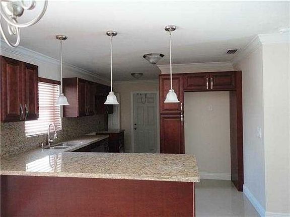 3rd image of 3065 NW 20th St