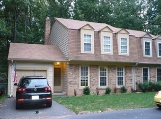 9927 Hemlock Woods Ln, Burke, VA 22015