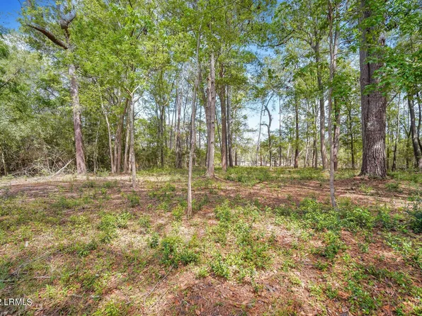 10 E River Dr, Beaufort, SC 29907