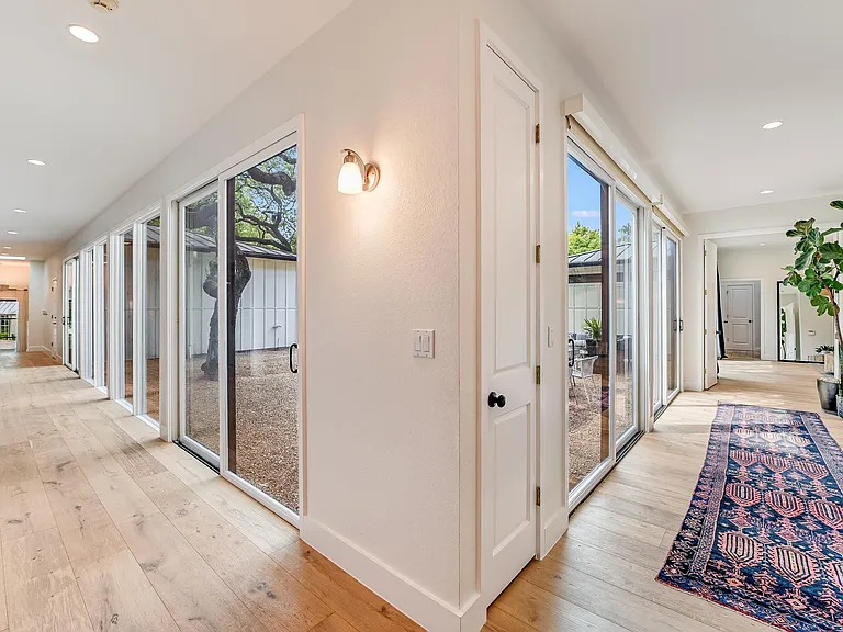 3002 Hillview Rd — Photo 4