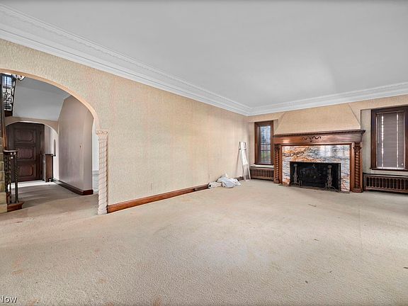3rd image of 1021 Park Ave