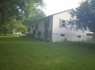 2 Winthrop Dr, Moosup, CT 06354
