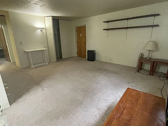 3rd image of 526 Linden St APT 1