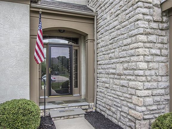 3rd image of 5571 Little Leaf Ln