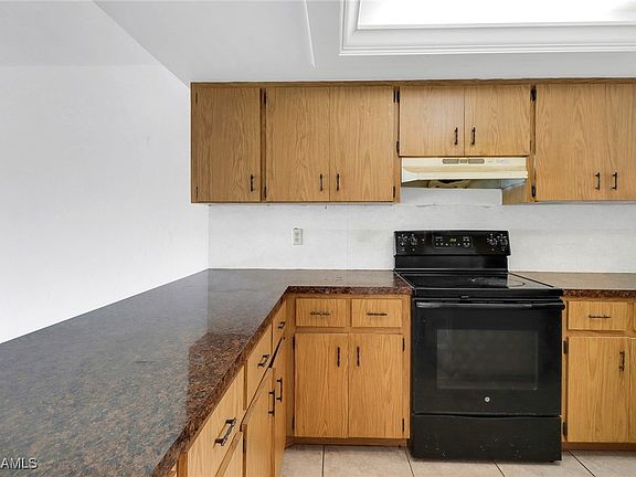 5th image of 31 NE 16th Pl #A-b