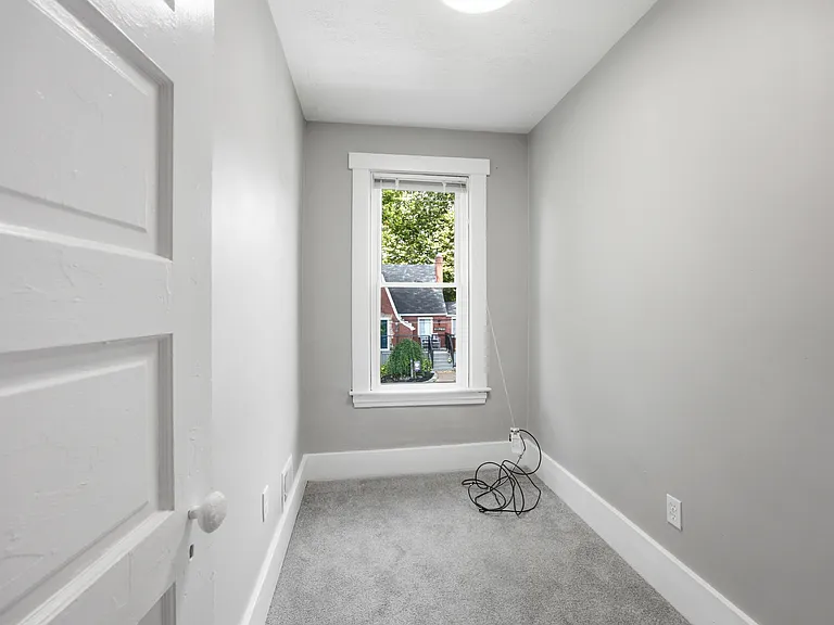 827 Hinnerman St — Photo 16