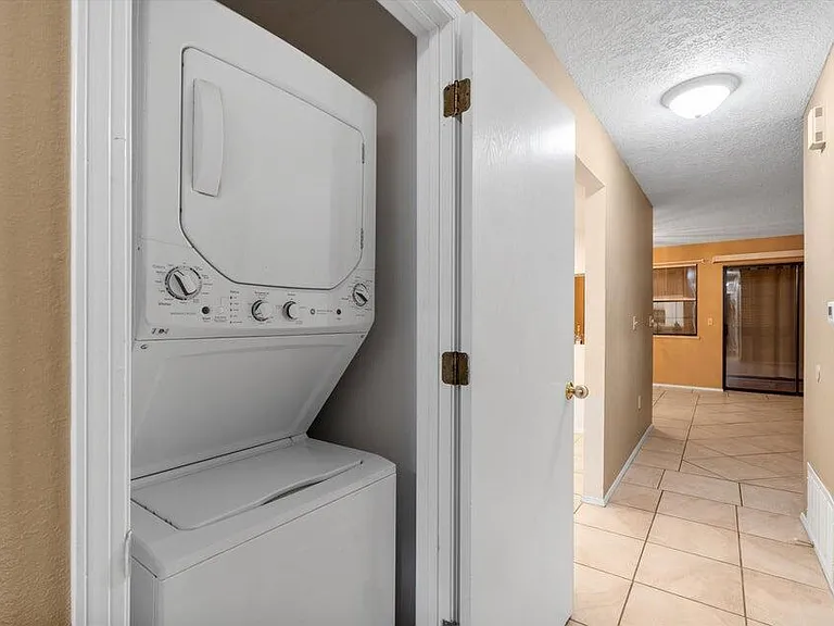 833 Country Club Dr SE #1A — Photo 4