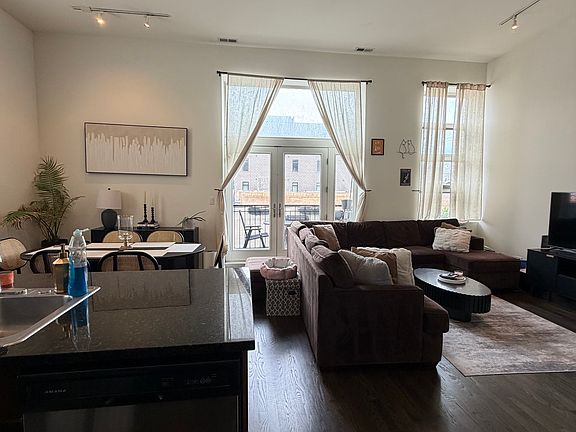 3rd image of 2401 W North Ave #200