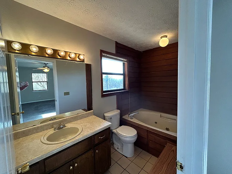 901 Locke Dr — Photo 18