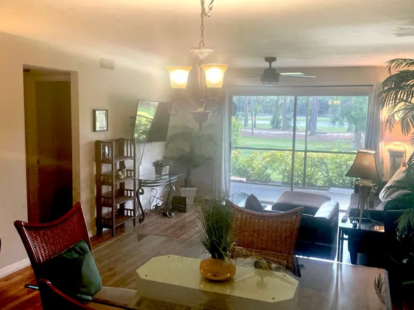 228 Fox Glen Dr, Naples, FL 34104