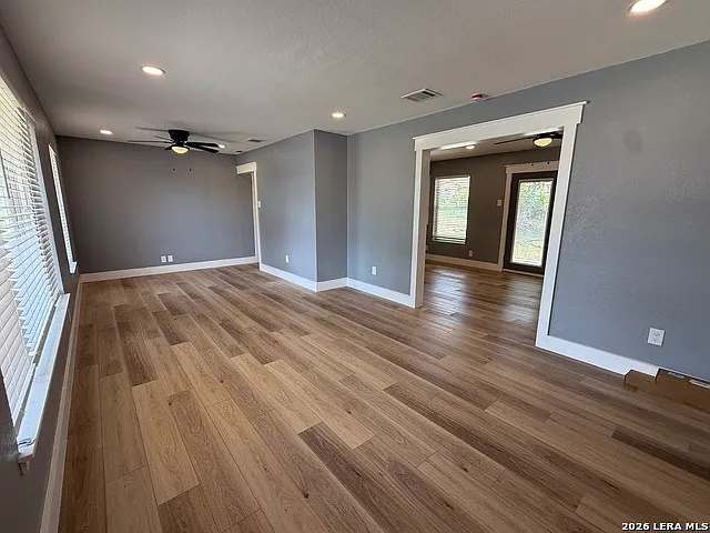 4410 Trailwood Dr — Photo 2