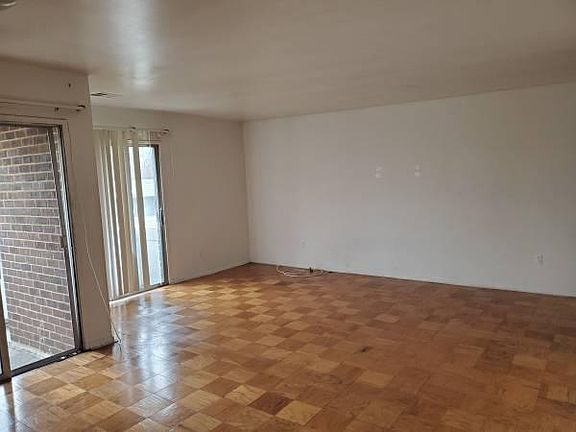 3rd image of 10218 Prince Pl