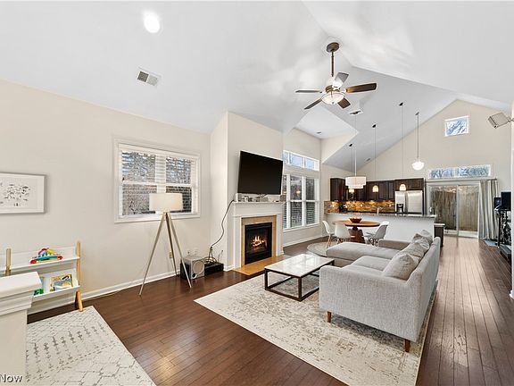 4th image of 1475 Huntington Ln