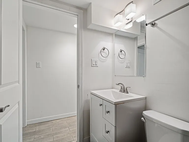 802 N 16th St #1 — Photo 24