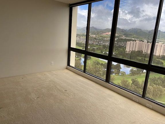 5th image of 990 Ala Nanala St APT 30D