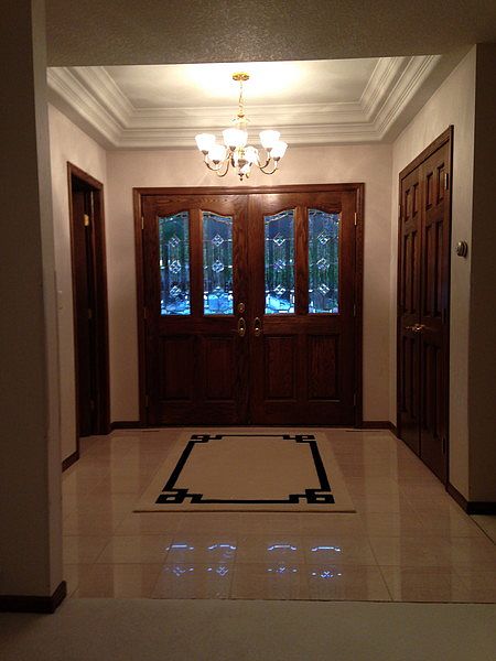 FOYER - ENTRY WAY