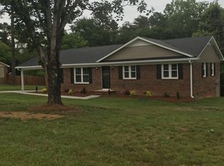 135 Summerglen Dr, Lewisville, NC 27023