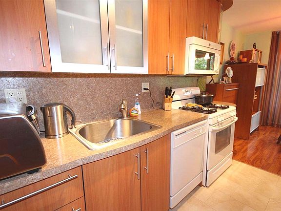 5th image of 440 Neptune Ave APT 2D