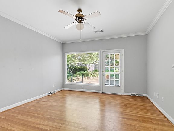 3rd image of 253 Cedar Crst