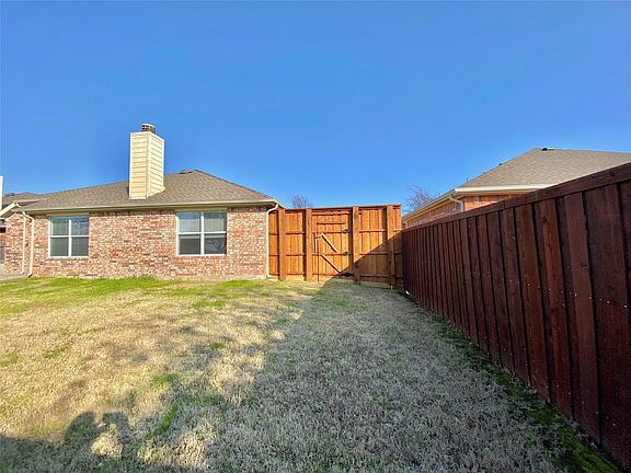 3rd image of 2717 Lumina Dr