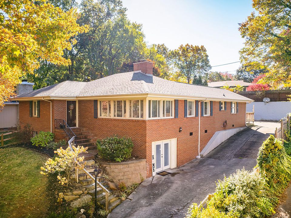 1st image of 1421 Crescent Dr