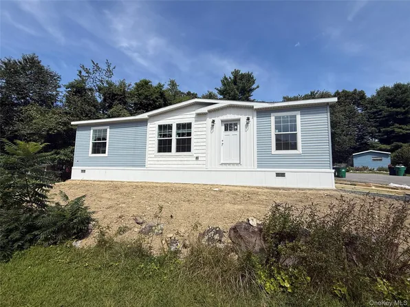 128 Forest Park, Wallkill, NY 12589