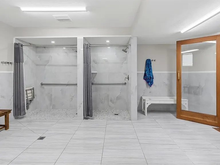 5108 Brittany Dr S #607 — Photo 29