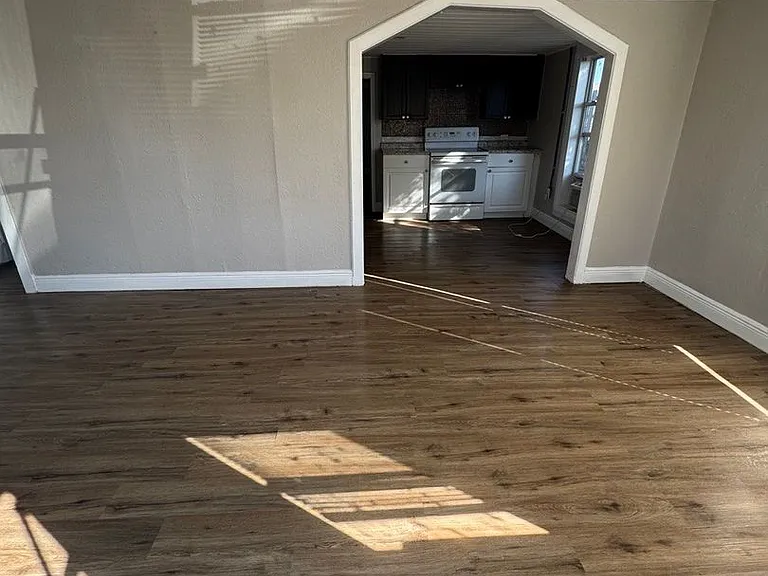 1035 N Davis Ave — Photo 31