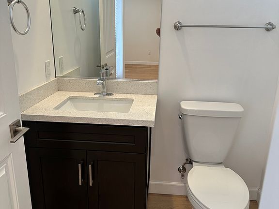 4th image of 4544 Apricot Rd Unit B