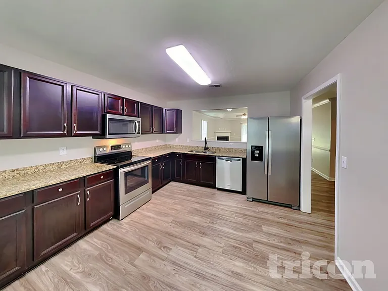 1204 Green Turf Ln — Photo 5