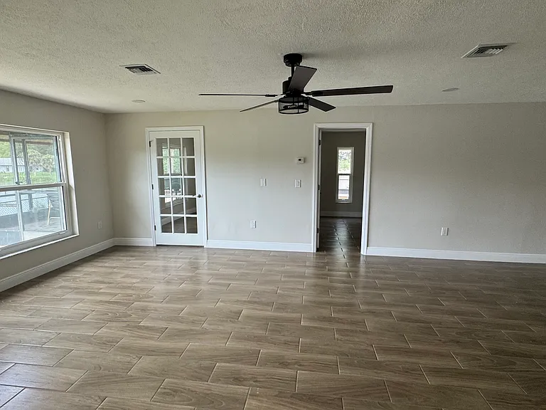 7409 Lake Forest Cir — Photo 29