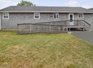 62 S Weeden Rd, South Kingstown, RI 02879