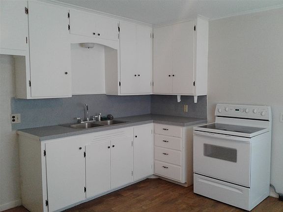 5th image of 1614 E Cedar Ave