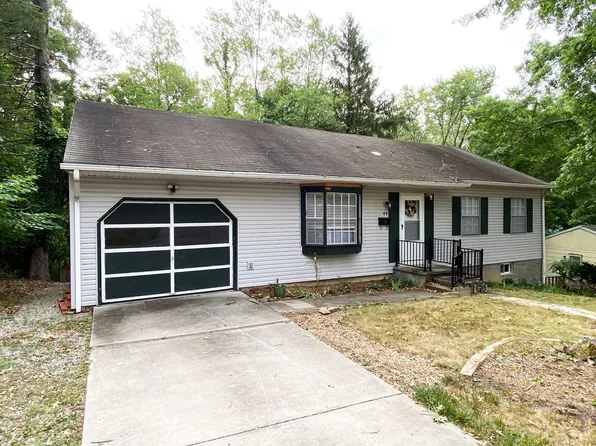 44 Walker St, Athens, OH 45701