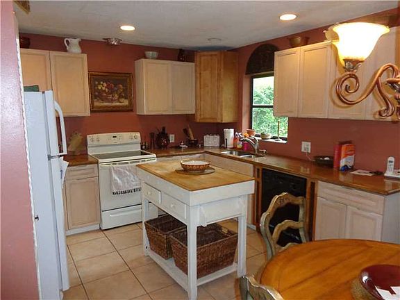 3rd image of 11181 NW 39th Ct