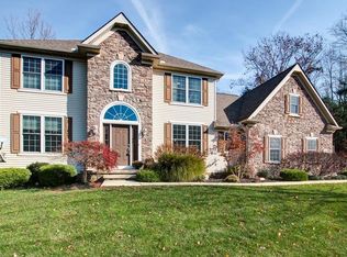 8315 Raleigh Pl, Concord Township, OH 44077