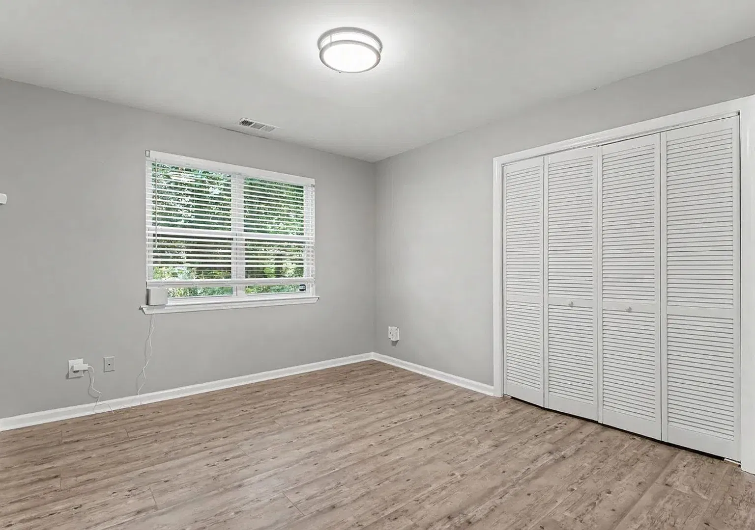 Charming 2BR Condo in Cotswold Area of Charlotte — Photo 3