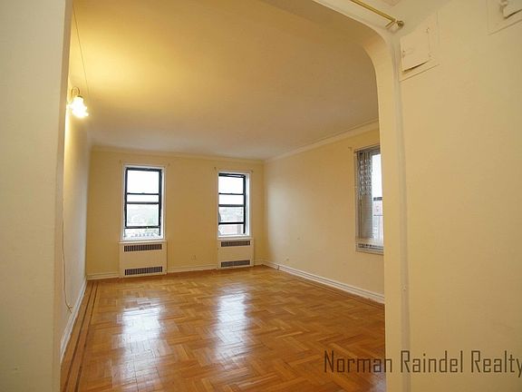 3rd image of 1536 51st St APT F3