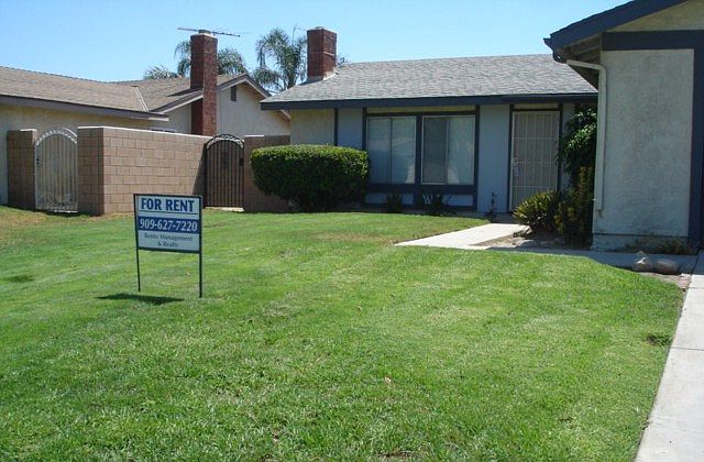 1st image of 2847 S North Shores Dr