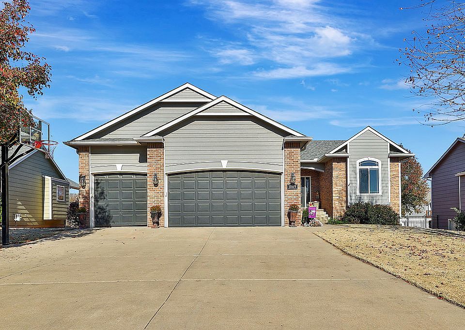 1st image of 1009 Myles Dr