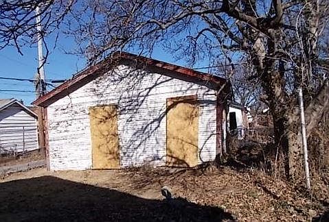 5th image of 4751 Lee Ave