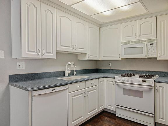5th image of 1050 Vista Del Pueblo APT 22