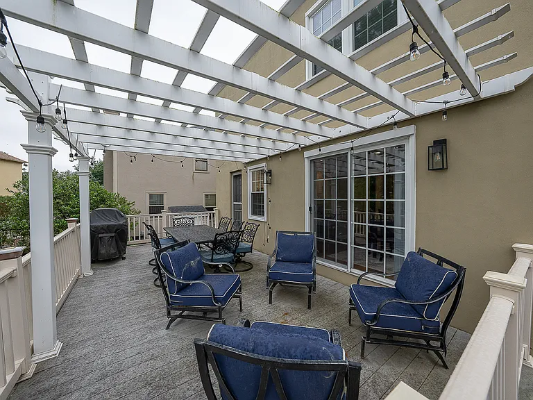 10 Hansen Ct — Photo 34