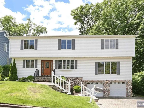 58 Cleveland Ave, Hasbrouck Heights, NJ 07604