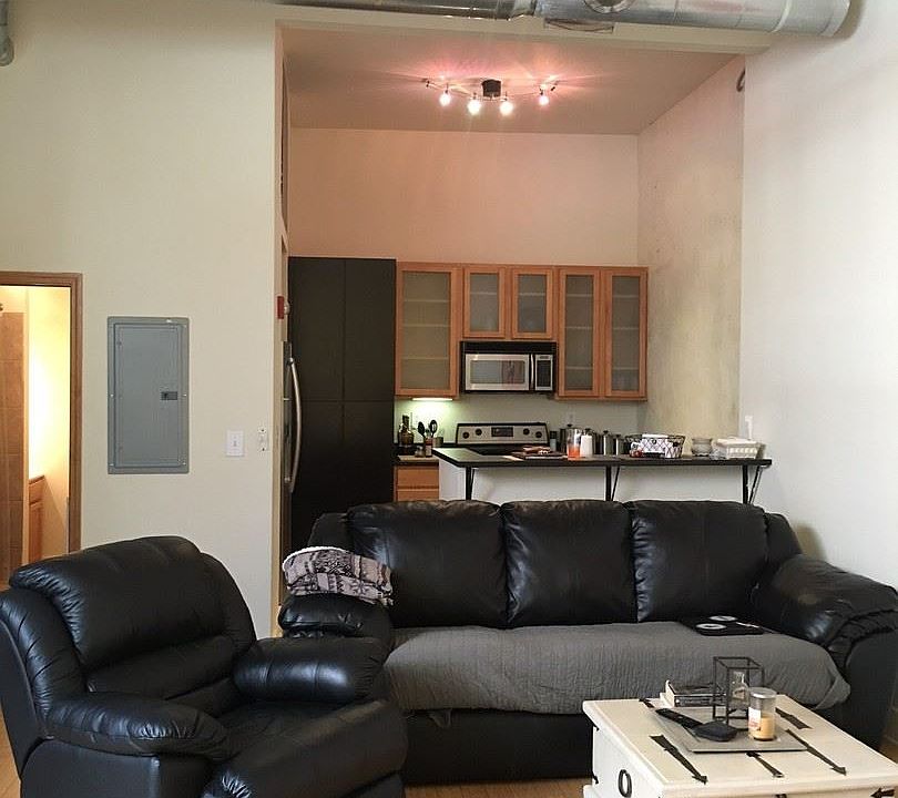 1st image of 304 Wall Ave