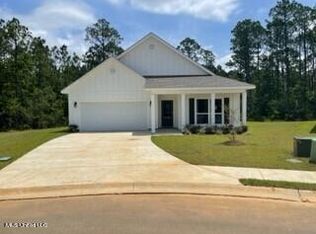 7701 Coral Ln, Ocean Springs, MS 39564