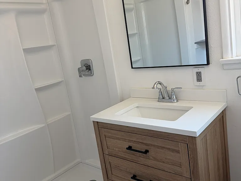16916 Hayter Ave — Photo 1
