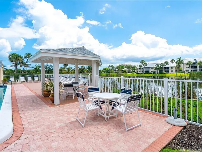 5553 NE Gulfstream Way — Photo 35