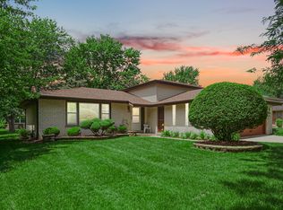 642 Willow Rd, Matteson, IL 60443